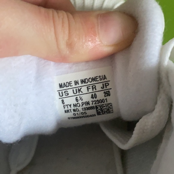 Reflective adidas sneakers - Picture 5 of 5